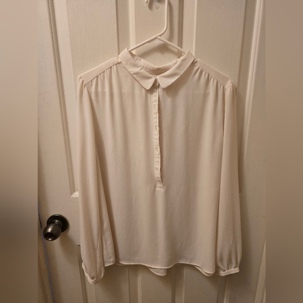 LOFT Classic Cream Blouse LP